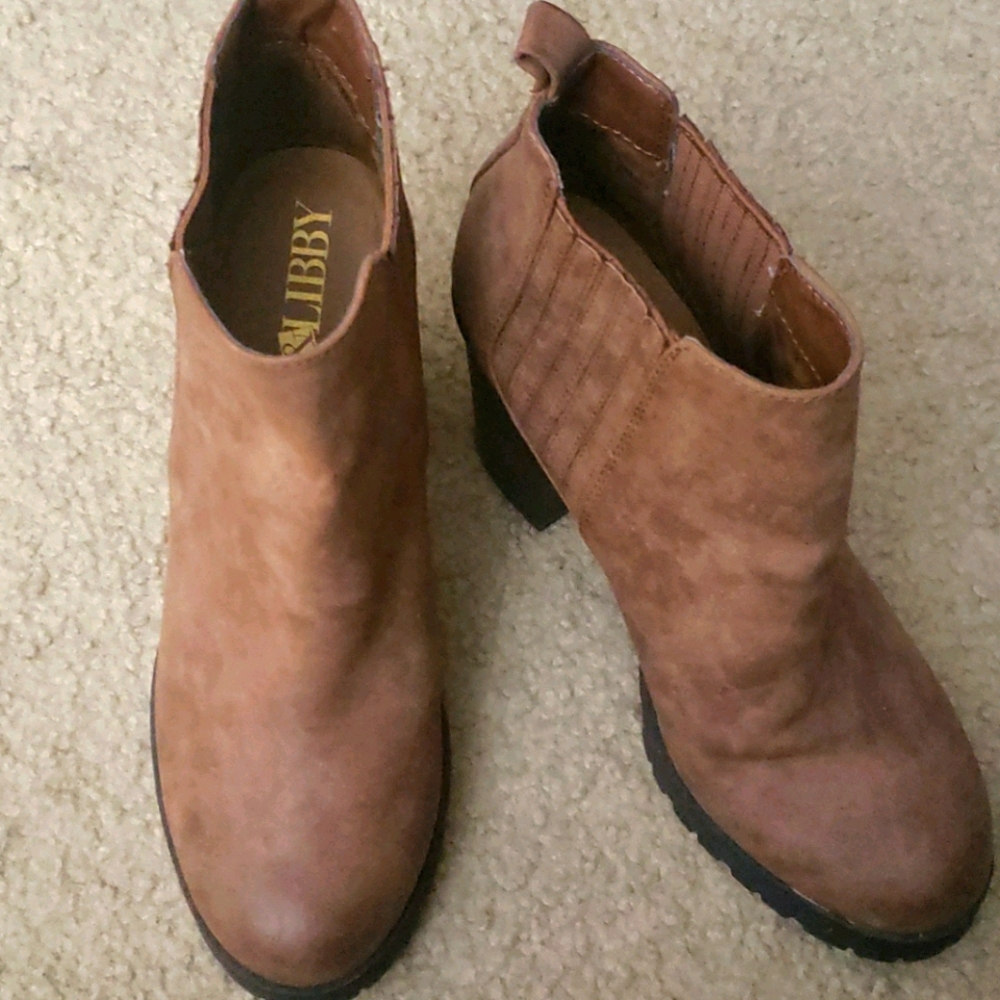 Chunky brown booties
